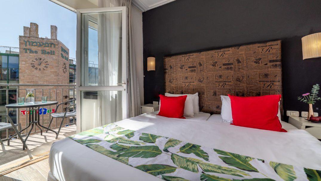 Rooms at the Paamonim Aparthotel (Bell Hotel)