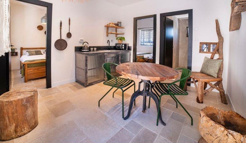 אירוח ביער השלום – צימרים בטבע בלב העיר