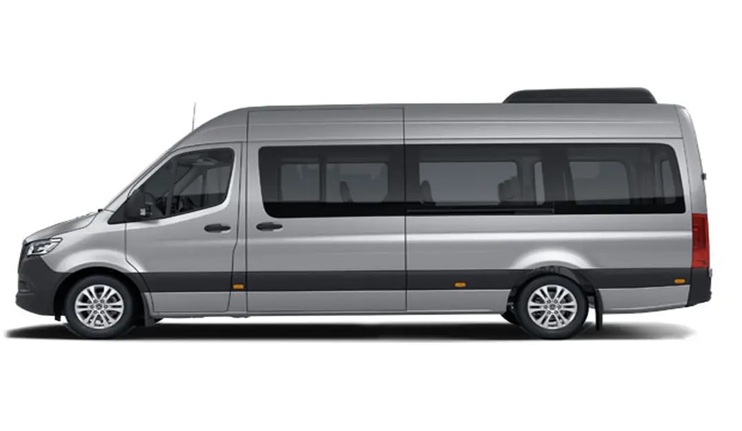 טנדר נוסעים מרווח לשירותי הסעות קבוצתיות בישראל