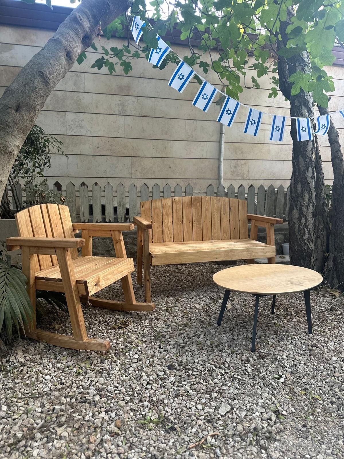 צילום של סדנת נגרות חוויתית ״עץ משפחה״ - יוצרים זכרונות בעץ