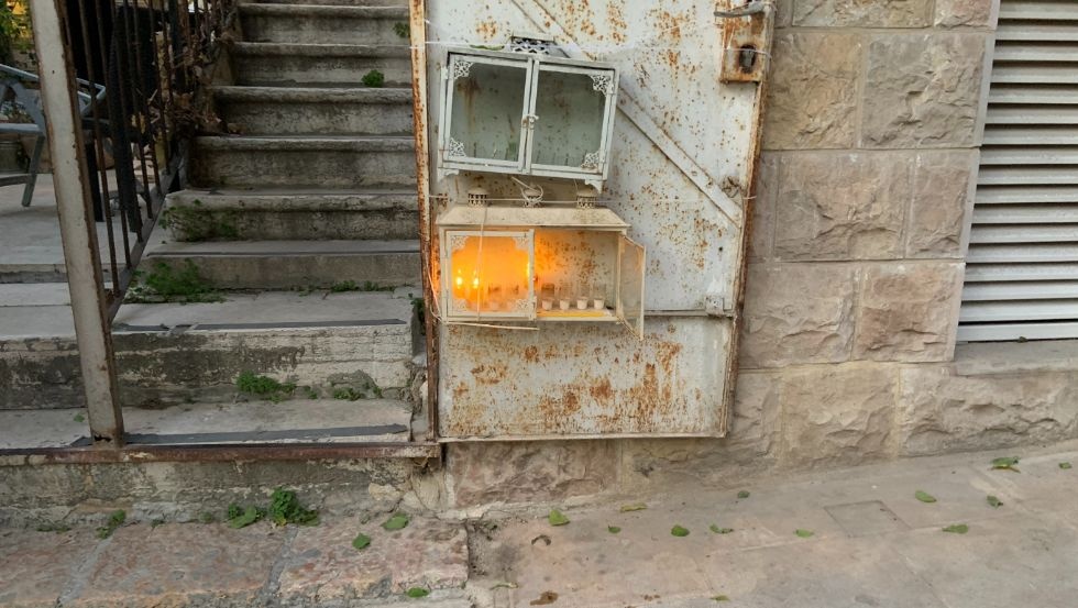 צילום של סיור חנוכיות בנחלאות