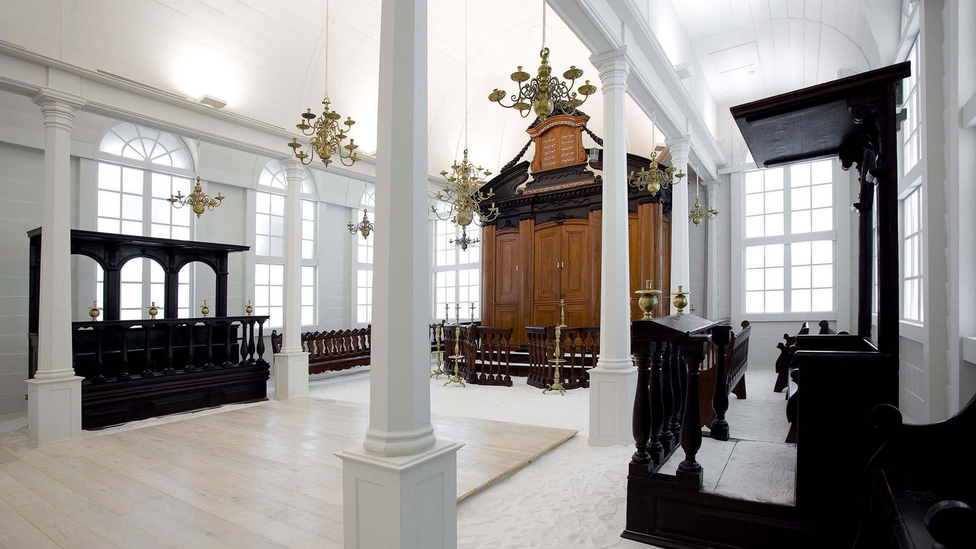 קדושה ויופי בשדרת בתי-הכנסת - תערוכת קבע במוזיאון ישראל