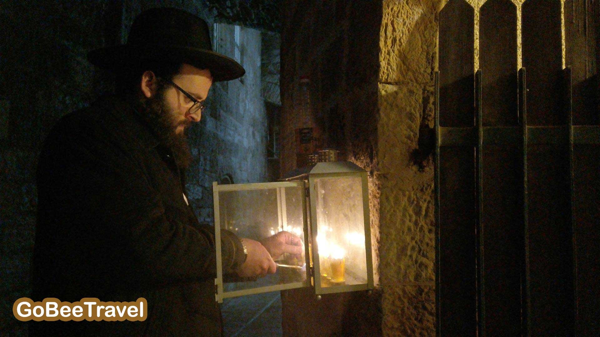 צילום של סיור חנוכיות עצמאי לכל המשפחה ברובע היהודי